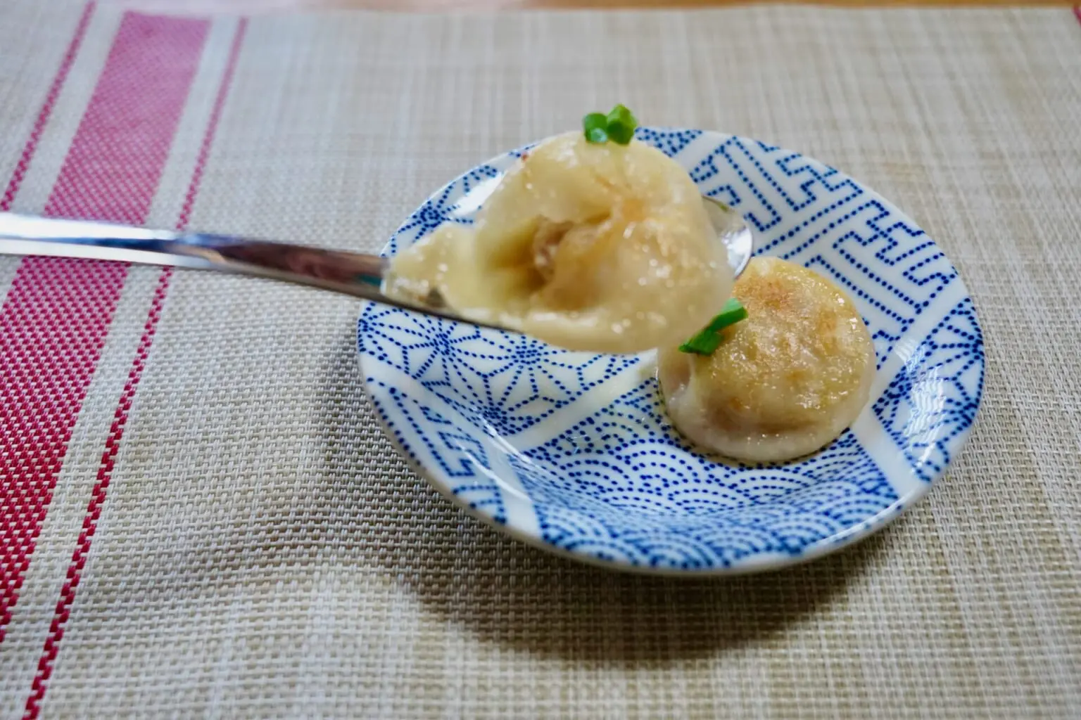 小 籠 包 食べ 方