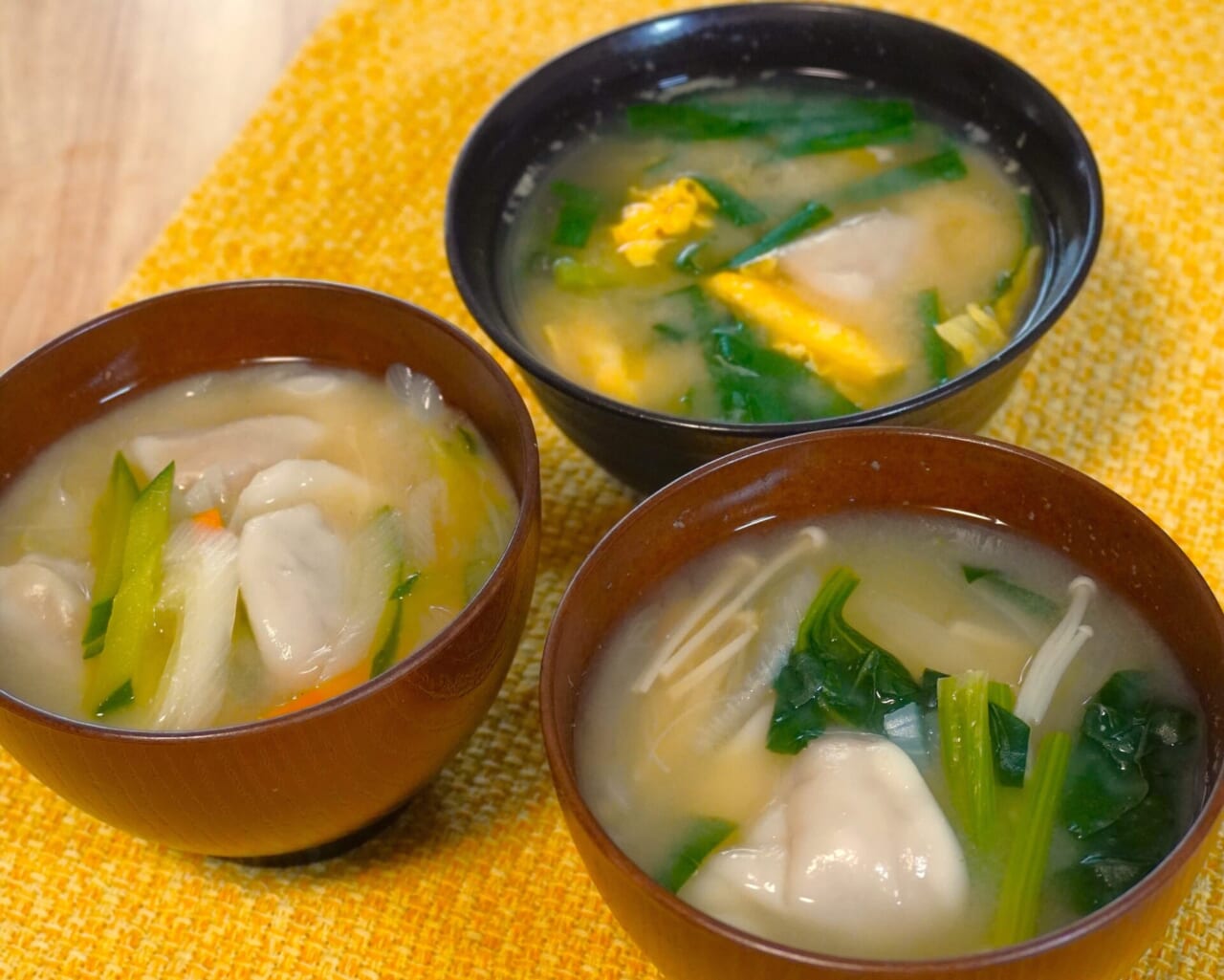 毎日のみそ汁で腸活を意識♪ <br>大阪王将 ぷるもち水餃子入りみそ汁レシピ3選